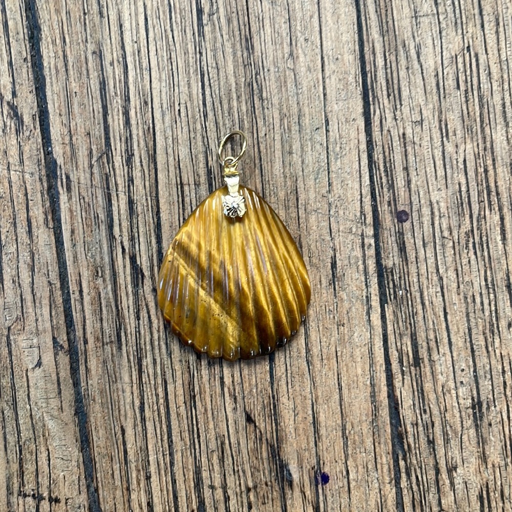 Vintage TIGER EYE shell pendant